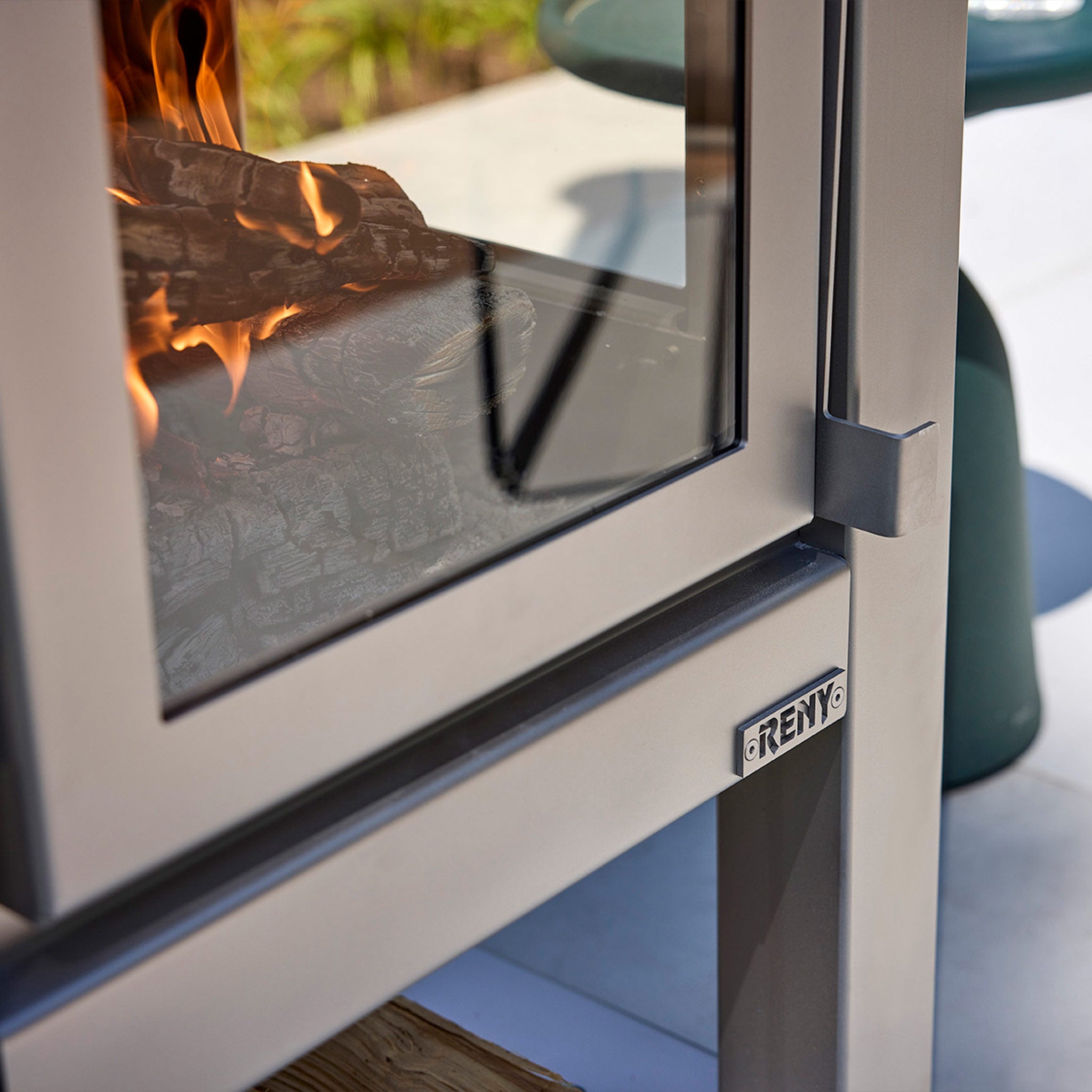 Quaruba XXL Outdoor Fireplace - Matte Steel