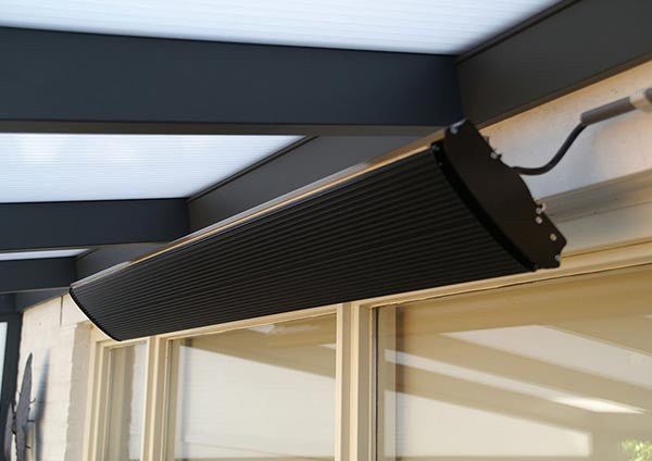 Outdoor heat bar